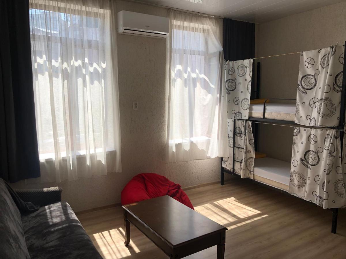 Хостел Suncity Батуми Экстерьер фото